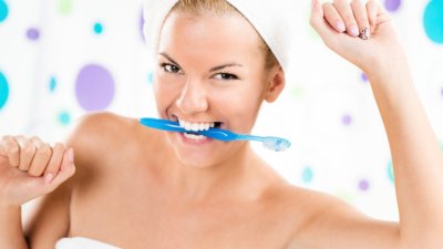 Основни грешки при миенето на зъбите
