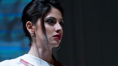 Чаровната актриса Йоанна-Изабелла Върбанова играе дъщерята на Петра фон Кант