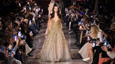 Висша мода от Elie Saab за пролет-лято 2026 &ndash; пясъчни цветове, бродерии и кристали (+Снимки)