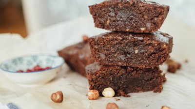 Брауни с шоколад и лешници