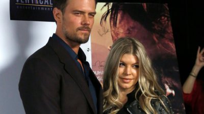 Фърги сменя фамилията си на Дюамел