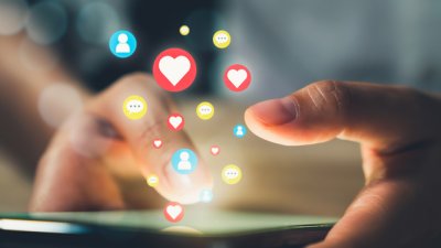 Защо някои хора търсят физически контакт с бившите си, въпреки лошия край?