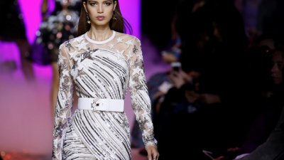 Звезден блясък от Ели Сааб за пролет-лято 2017 (галерия)