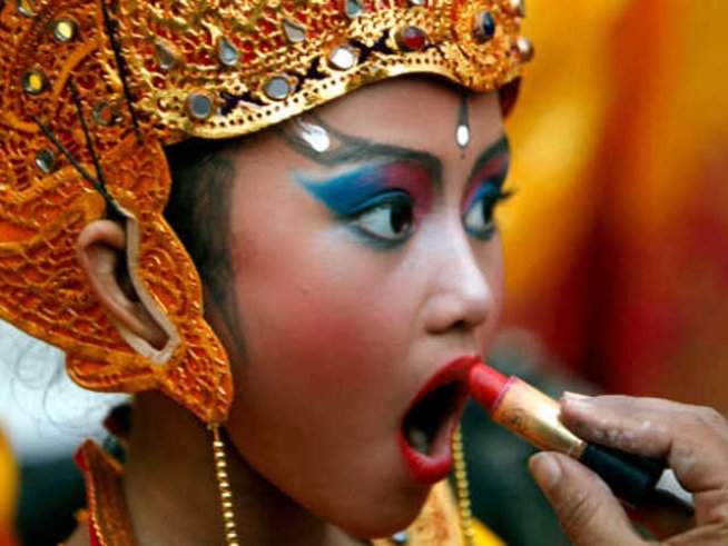 Козметиката, която ни разкрасява и убива планетата