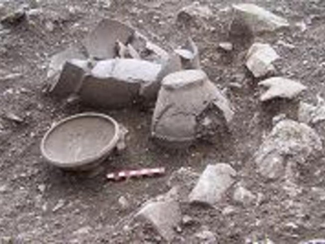 Археолози спасиха древни могили