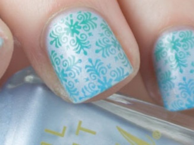 Снимки: thenailasaurus.com