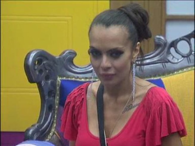 Фолк певицата Лияна е основното изкушение в отбора на звездите.