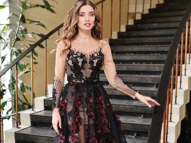 Саня Борисова с рокля „Хабенария“.