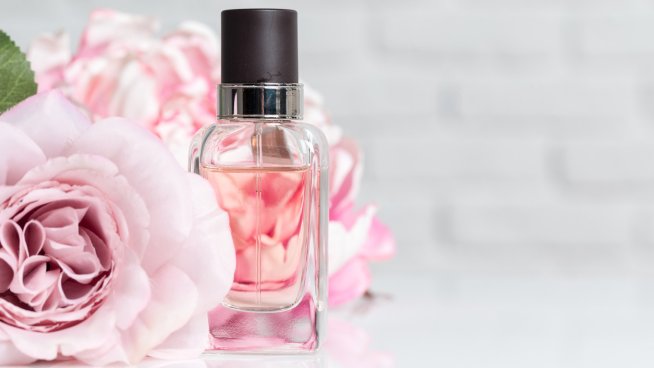 Използвайте розова вода за дезодорант. Снимка: istock