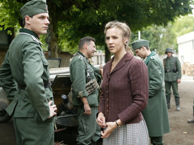 Гледайте хитовия сериал „Едно френско село“ по Bulgaria ON AIR