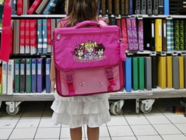 Азис и чалга певици лъснаха по тетрадките