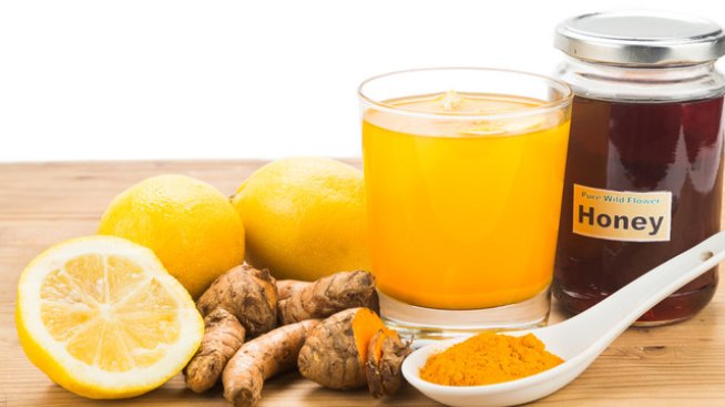 Напитка с куркума, оцет и мед за детокс на организма. Снимка: istock