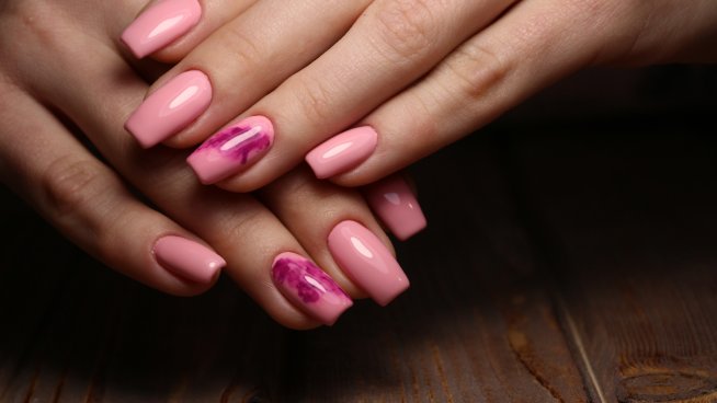 Нежен маникюр за всеки повод