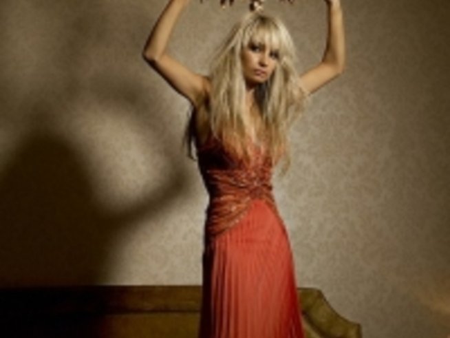 Коралово момиче