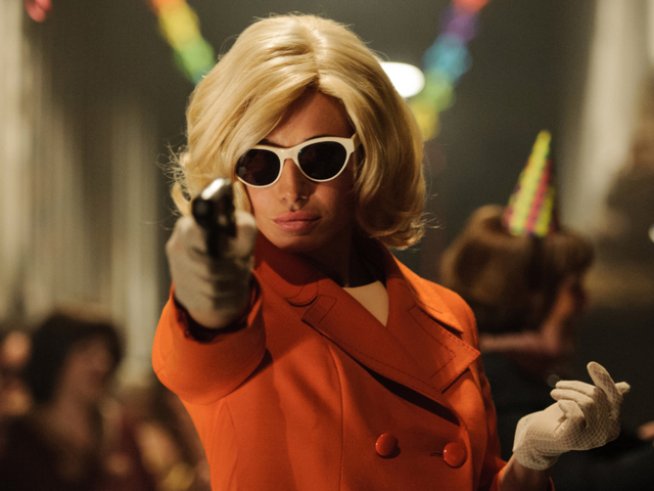 Кадър от филма "Banklady".