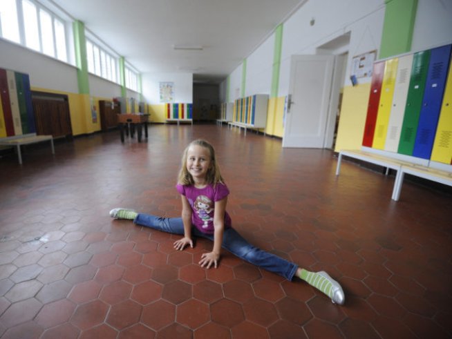 Защо е невъзможно да има шкафчета в училищата?