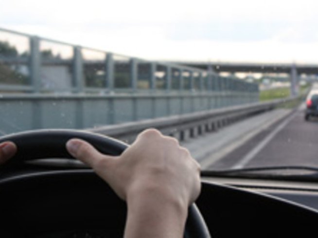 На 15 септември с включени фарове