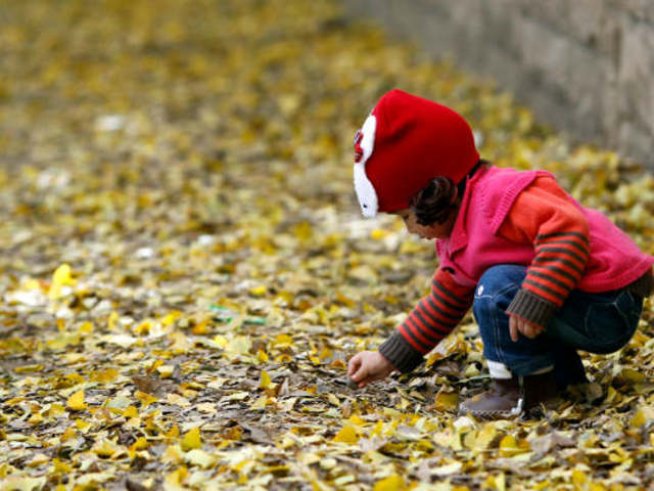 Как мръсотията и ровенето в калта са полезни за децата