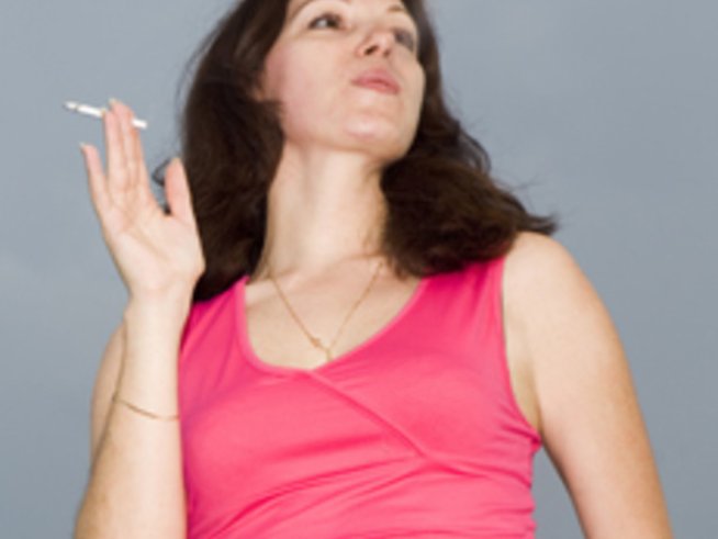 Зависимостта от пушенето често е по-силна от майчината любов