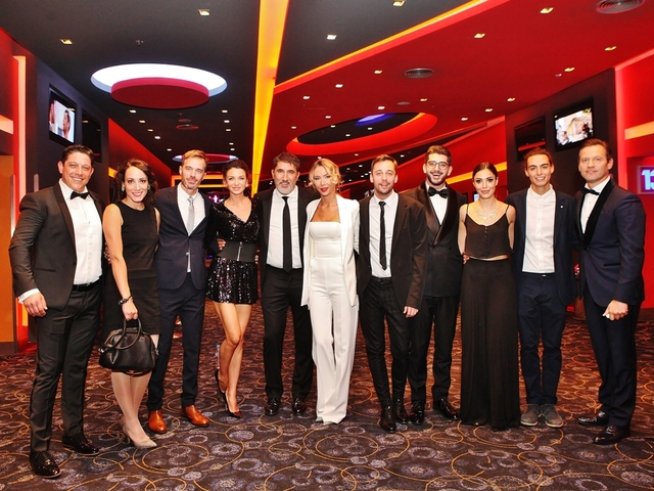 Диляна Попова и Асен Блатечки отидоха заедно на премиерата на „Завръщане“