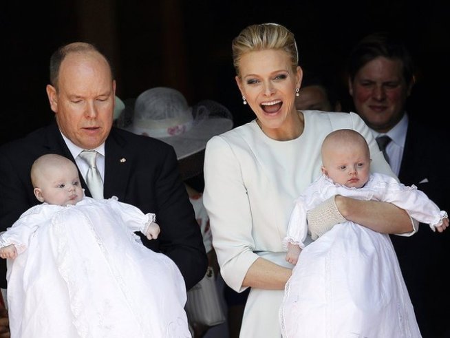 Наследниците на Монако са вече официално кръстени