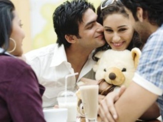 Покана за верижна целувка в деня на влюбените