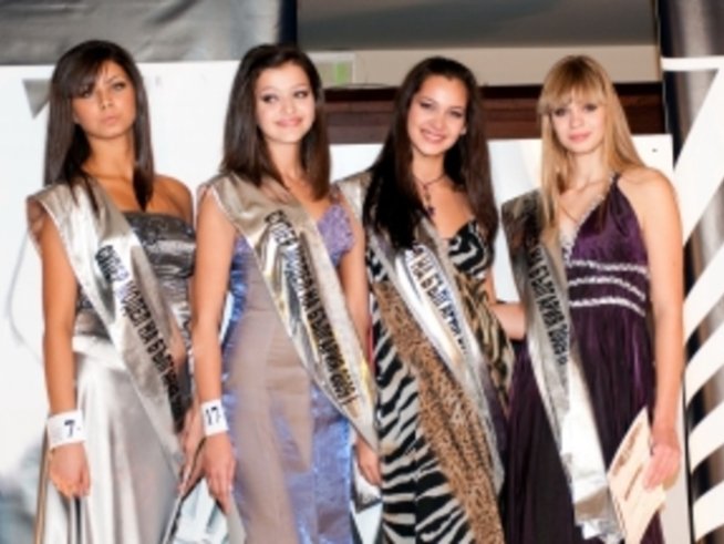 Супер моделите на България и книгите