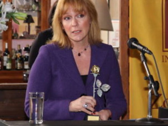 90 години подкрепа за жените по света