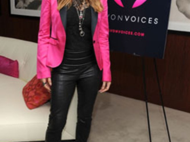 Започва световен онлайн конкурс за таланти в пеенето