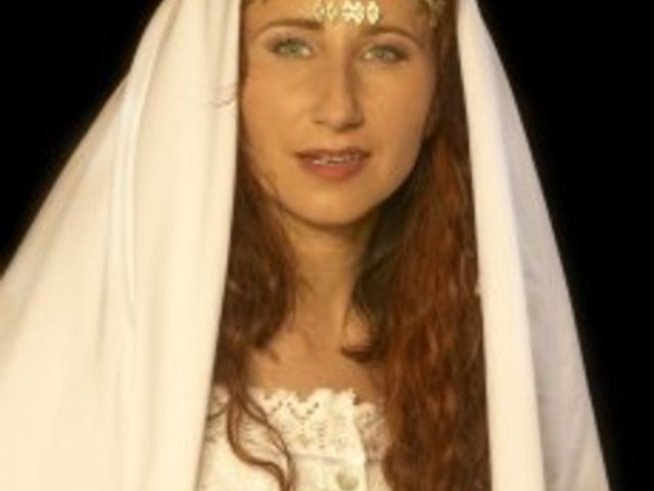 Ансамбъл "Българе" представя новия си спектакъл "Албена"