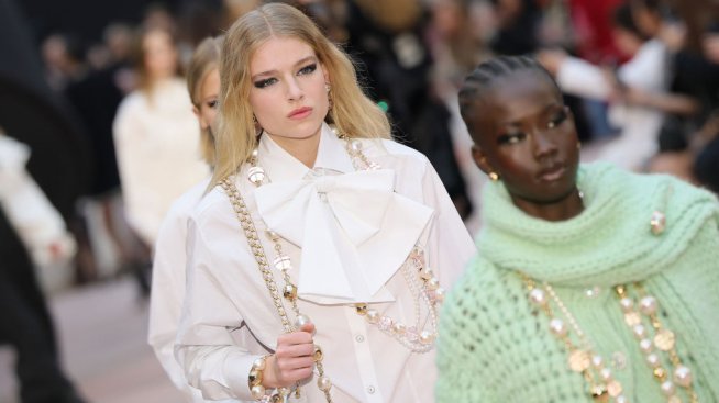 Перли и панделки от Chanel за есен/зима 2025-2026.Снимка: Getty