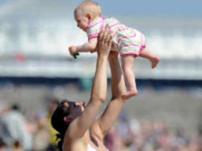 Кога да започнем да мием зъбите на бебето