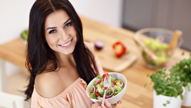 Кои храни помагат в редуцирането на торбичките под очите.Снимка: istock