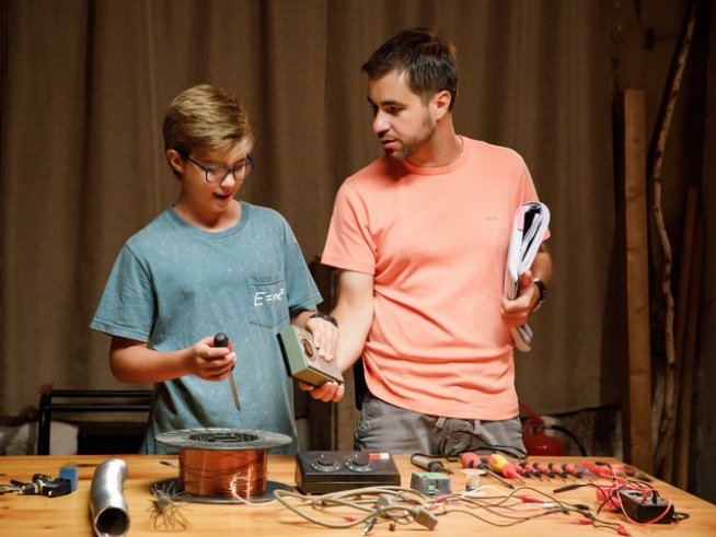 Снимка: Мирела Павлова, "Случаят Тесла".