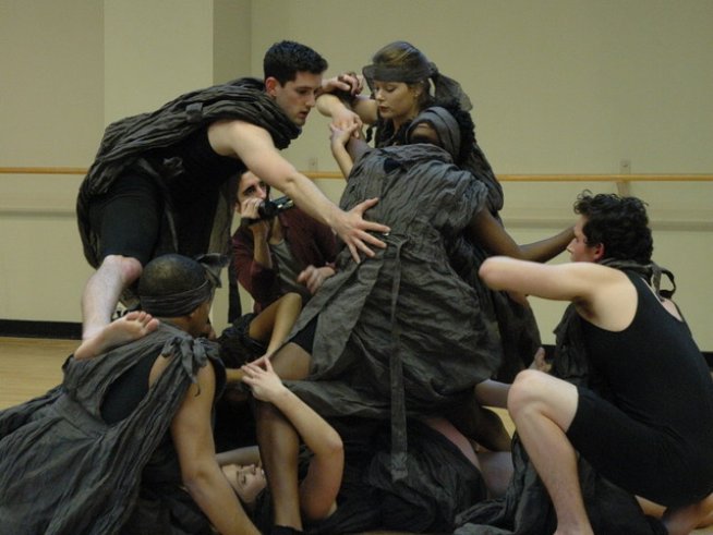 Пърформанс на Мариела Гемишева.