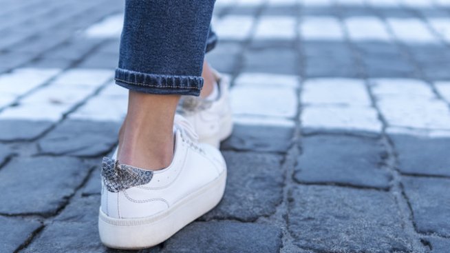 Хитри идеи за почистване на белите обувки.Снимка: istock