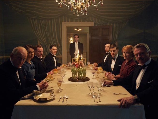 Кадър от минисериала.