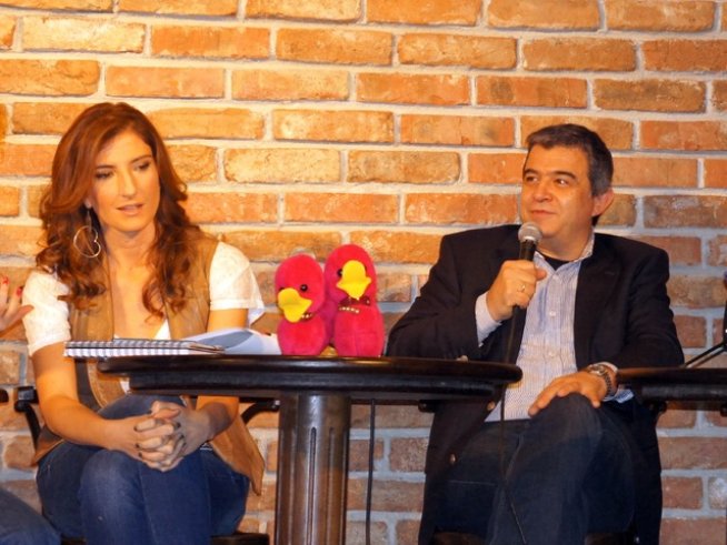 На снимката: д-р Бостанджиев и Нина Палмиери - водещата на тв шоуто "Секс образование"