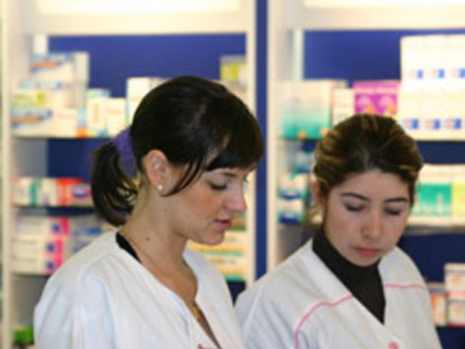 Проблемите с аптеките и фармацевтите продължават