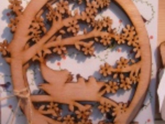 Модерна великденска екоукраса от дърво