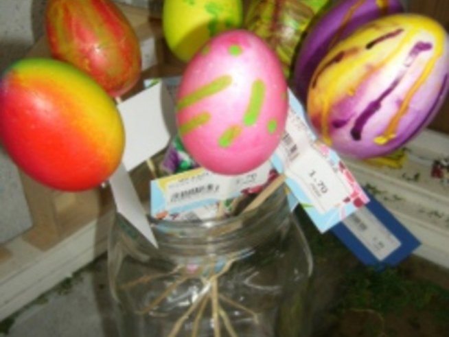 Великденска украса със стиропорени яйца