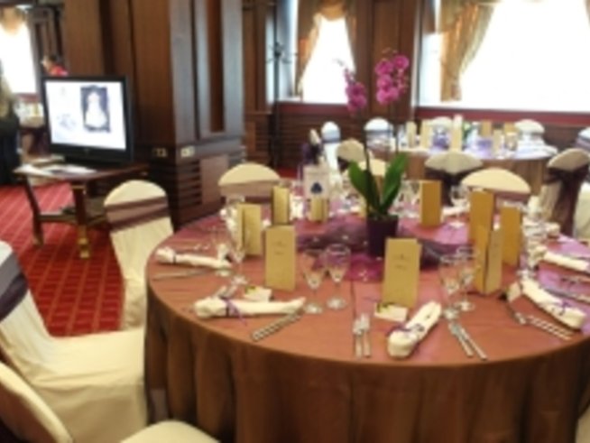 Сватбено изложение – тенденции 2011