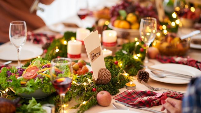 6 трика, с които да намалите преяждането по празниците. Снимка: istock