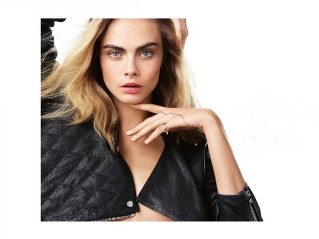 Кара Делевин. Снимка: Dior