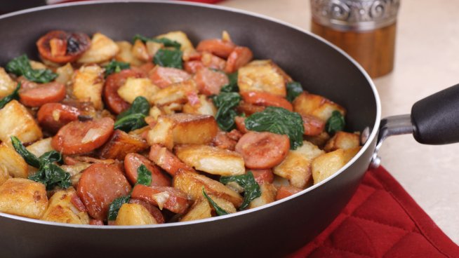 Италианско бързо ястие със зеленчуци и наденица. Снимка: istock