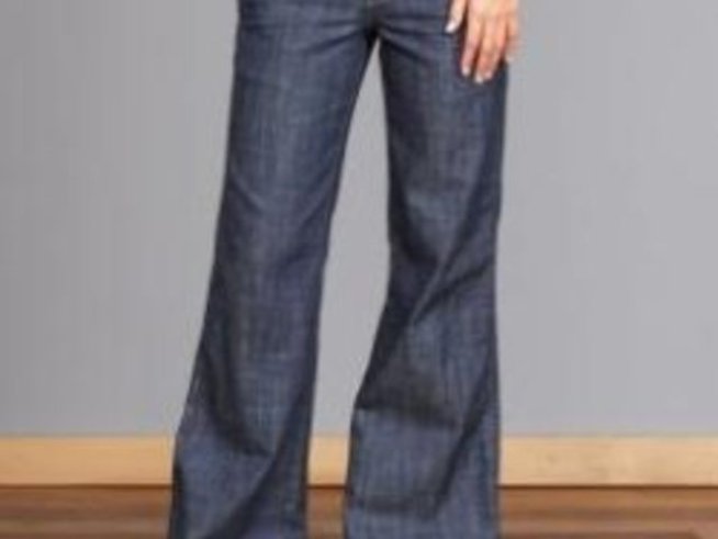 Тесните дънки излизат от мода, връщат се широките панталони