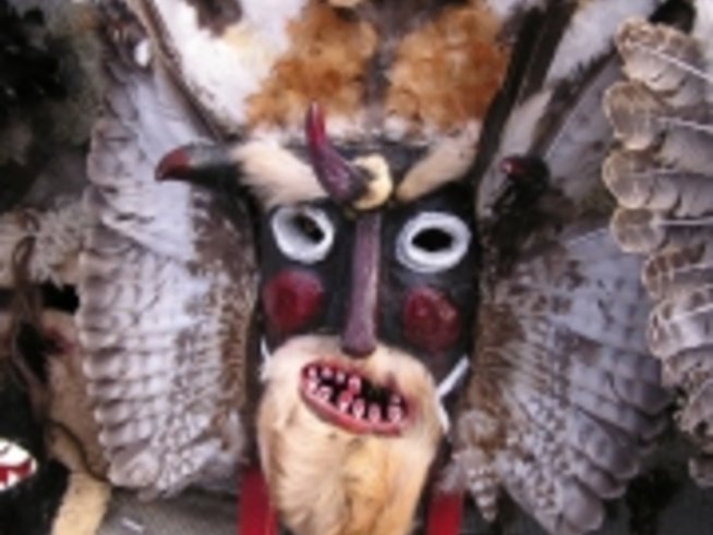 Кукери се вихриха на Сурова в Брезник