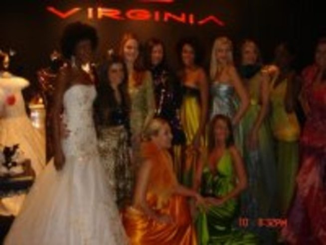 Виргиния Здравкова с колекция дънки и очила