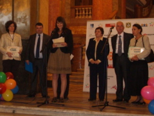 117 сираци – ученици и студенти получиха стипендии