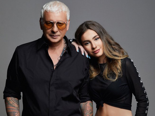 Стенли и дъщеря му Никол.